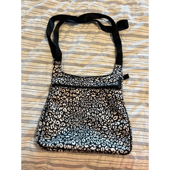 Vera Bradley Black & White Cheetah Print Pocketbook - Picture 6 of 11